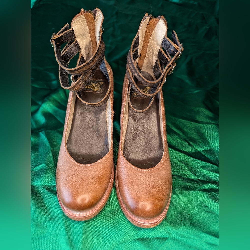 Freebird Randi Women's Heels in Tan